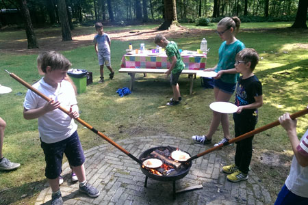 Outdoor cooking kids | gezellig | buiten |